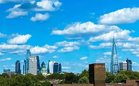 Spacious Room With City Skyline Views Close To London Eye